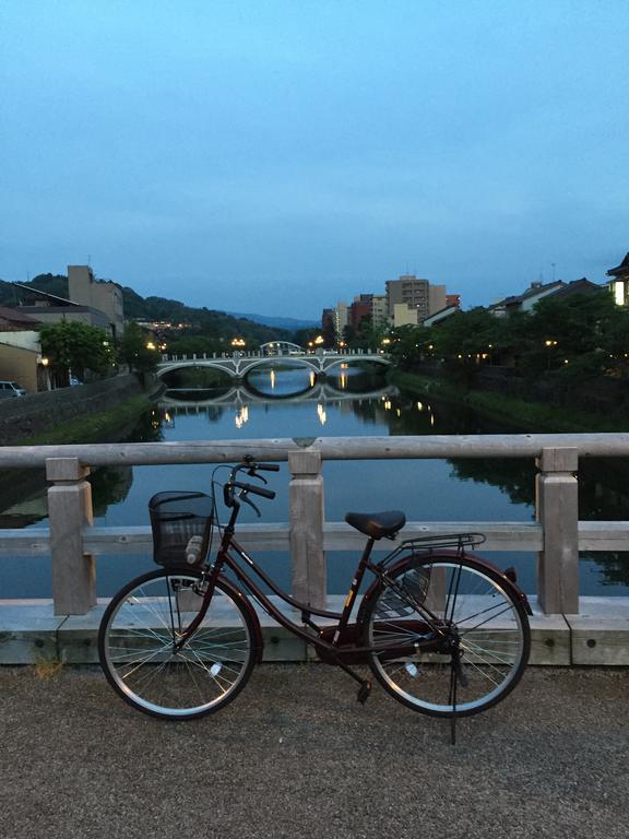 Kanazawa Guest House East Mountain Exterior foto